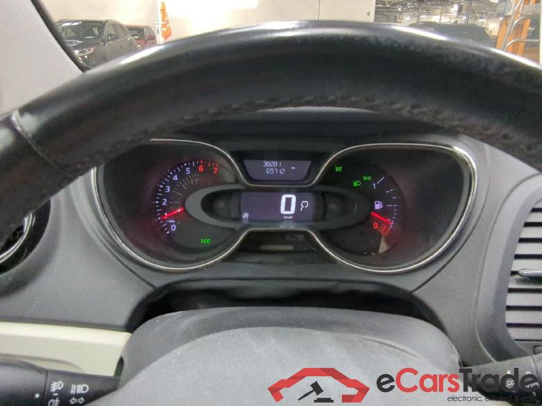 RENAULT Captur / 2017 / 5P / Crossover Intens TCe 150 EDC FAP #6