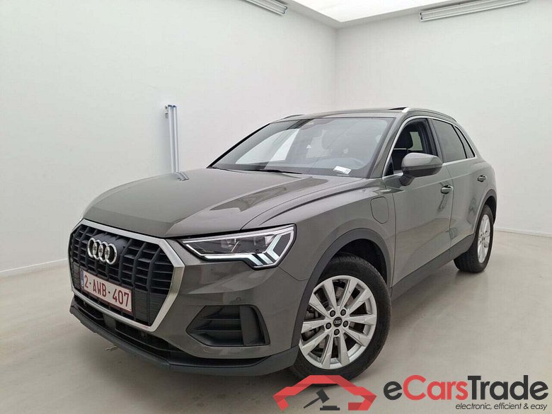 AUDI Q3 45 TFSIE S-TRONIC