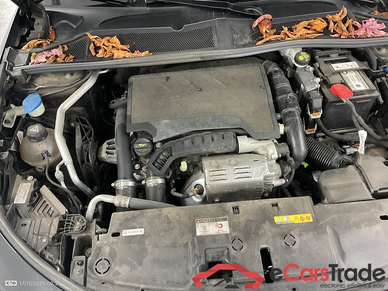PEUGEOT 308 1.2 PURETECH 96KW S-S AUTO ALLURE #6