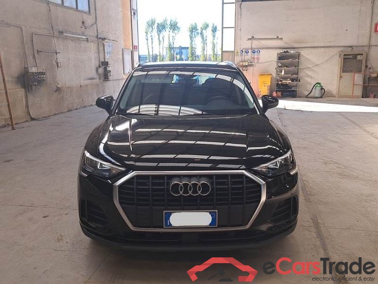 AUDI Q3 / 2018 / 5P / SUV 45 TFSI E S TRONIC BUSINESS #6