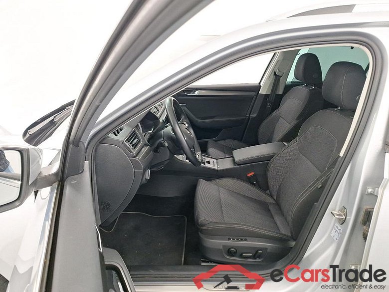 SKODA SUPERB COMBI DIESEL - 2019 1.6 CR TDi Style DSG #6