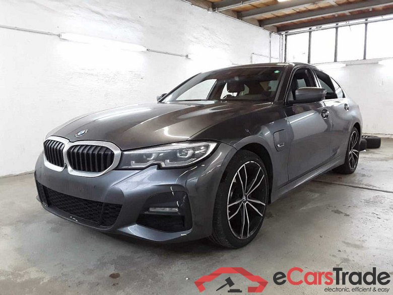 BMW 320e Plug-In Hybrid M-Sport Aut. LED-Xenon Head-Up LC-Pro Ambient HI-FI Navi-Pro 1/2 Sport-Leather-Alcantara KeylessGo Camera Klima PDC ... #1