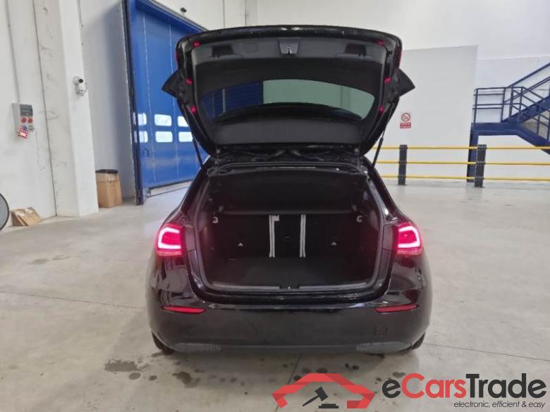 MERCEDES-BENZ CLASSE A / 2018 / 5P / BERLINA A 180 AUTOMATIC BUSINESS #5