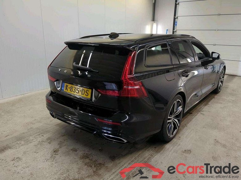 VOLVO V60 2.0 B4 R-Design #2