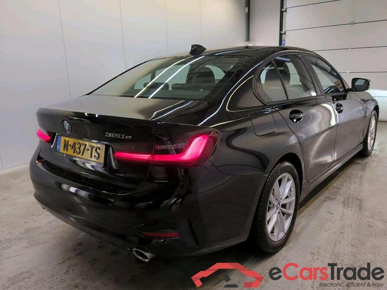 BMW 3-serie 320e Bns Ed. Pl. #2