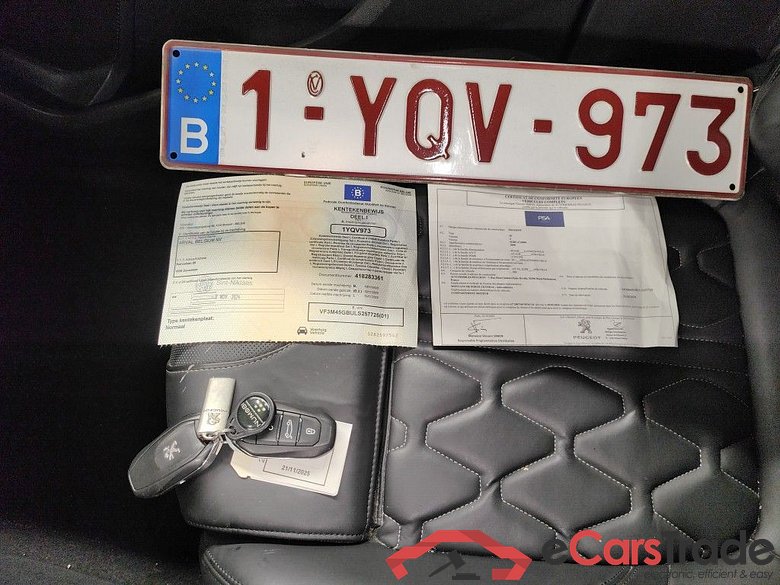 Peugeot 3008 Hybrid4 300 e-Auto8 GT 5d #4