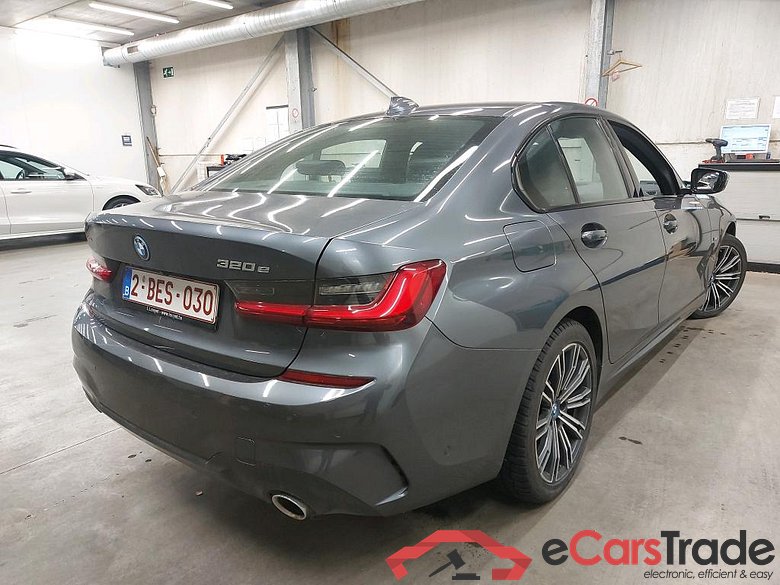 BMW 320e Plug-In Hybrid M-Sport Aut. Laser Head-Up LC-Pro Ambient HI-FI ACC Navi-Pro 1/2 Sport-Leather-Alcantara KeylessGo Camera Klima PDC ... #2