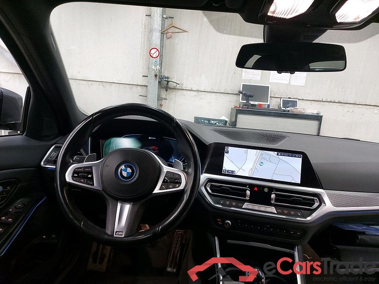 BMW 320e Plug-In Hybrid M-Sport Aut. Laser Head-Up LC-Pro Ambient HI-FI ACC Navi-Pro 1/2 Sport-Leather-Alcantara KeylessGo Camera Klima PDC ... #3