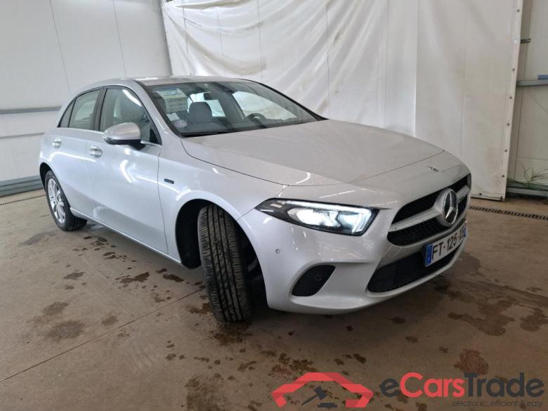 MERCEDES-BENZ Classe A Compact / 2018 / 5P / Berline A 250 e Business Line 8G-DCT #4