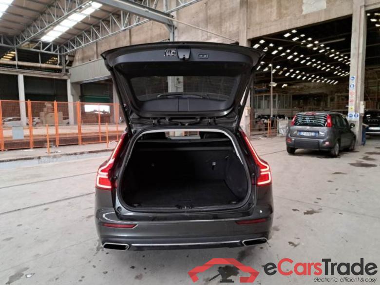 VOLVO V60 / 2019 / 5P / STATION WAGON T6 PLUG-IN AWD AUTOM.INSCR.EXPR. #5