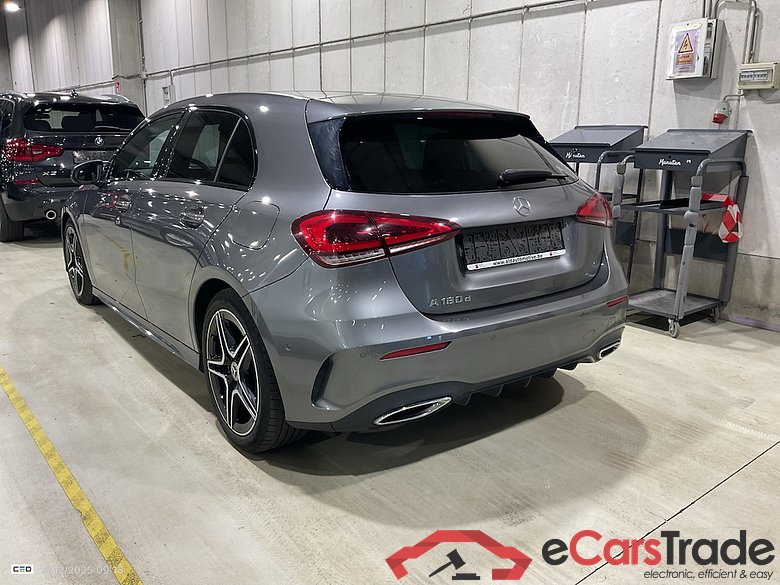 Mercedes A 180d AMG Night Aut. LED-Xenon Widescreen Navi 1/2 Sport-Leather-Alcantara KeylessGo Camera Klima PDC ... #4