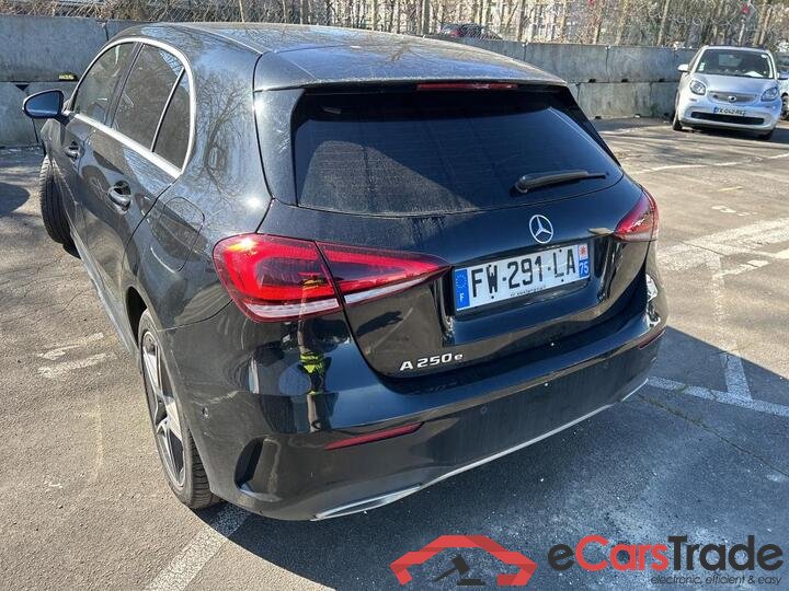 Mercedes A 250e Plug-In Hybrid AMG Aut. LED-Xenon Widescreen Navi Sport-Leather-Alcantara KeylessGo Camera Klima PDC ... #4