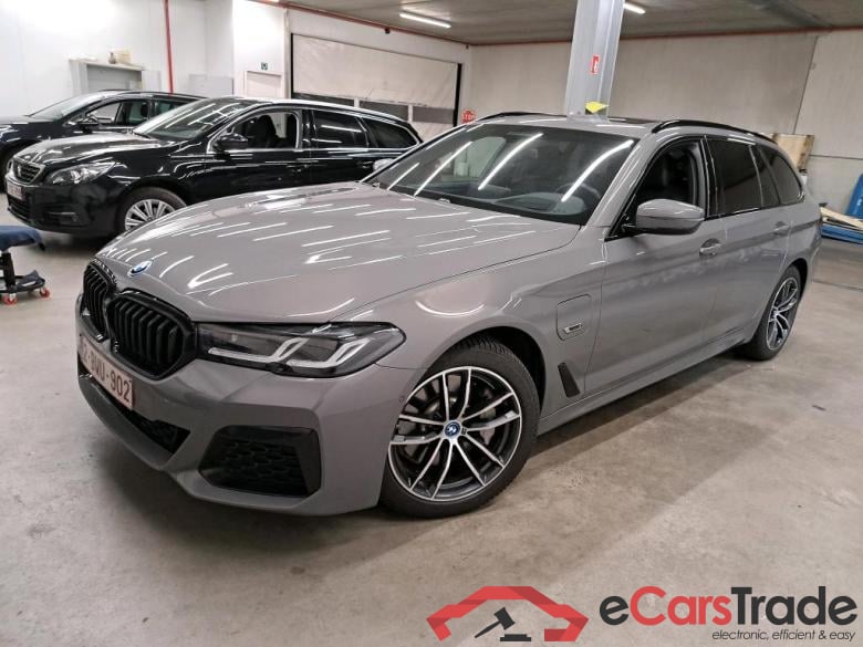 BMW - BMW 5 TOURING 530e 292PK M Sport Pack Business With Heated Electric Comfort Mem Seats & Innovation & Head Up & Travel Pack & Comfort Plus & Driving Assistant Pro  * HYBRID *