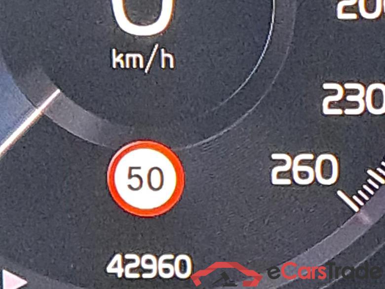 VOLVO XC40 / 2017 / 5P / todoterreno 1.5 T4 Twin Recharge R-Design Auto #5