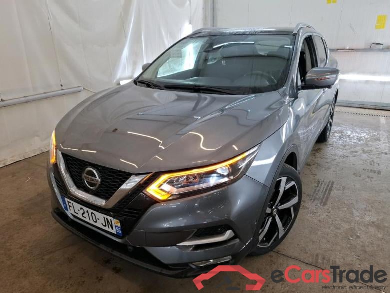 NISSAN Qashqai / 2017 / 5P / Crossover 1.3 DIG-T 160 DCT Tekna