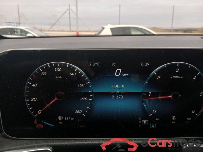 MERCEDES-BENZ GLB / 2019 / 5P / todoterreno 2.0 GLB 200 D DCT 110KW (150CV) #4