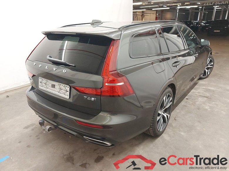 Volvo V60 T6 PHEV 4x4 Geartronic R-Design 5d #2