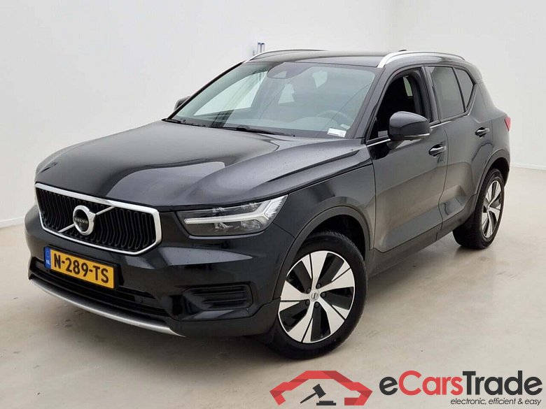 VOLVO XC40 1.5 T2 Momentum AUT #1