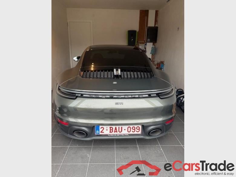 PORSCHE 911 Carrera 2 Carrera