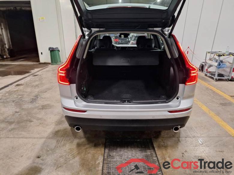 VOLVO XC60 / 2017 / 5P / SUV B4 D AWD AUTOMATICO MOMENTUM PRO #5