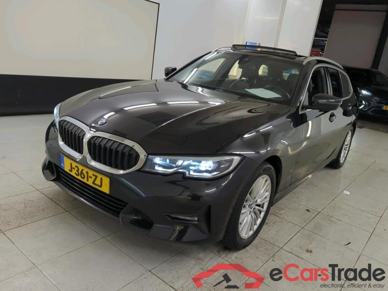 BMW 3 Serie Touring 320iA Corporate Executive  Sport + Pano #1