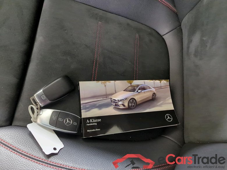 Mercedes-Benz A-Klasse Limousine A 250 e 8G-DCT Business Sol AMG Limited 4d #4