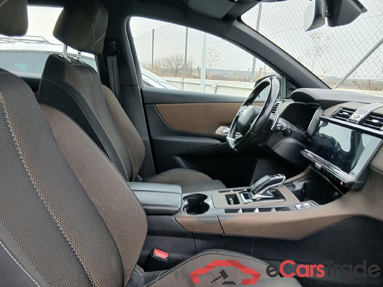 DS DS 7 Crossback / 2017 / 5P / todoterreno BlueHDi DE 96kW (130CV) Auto. CHIC (AC) #6