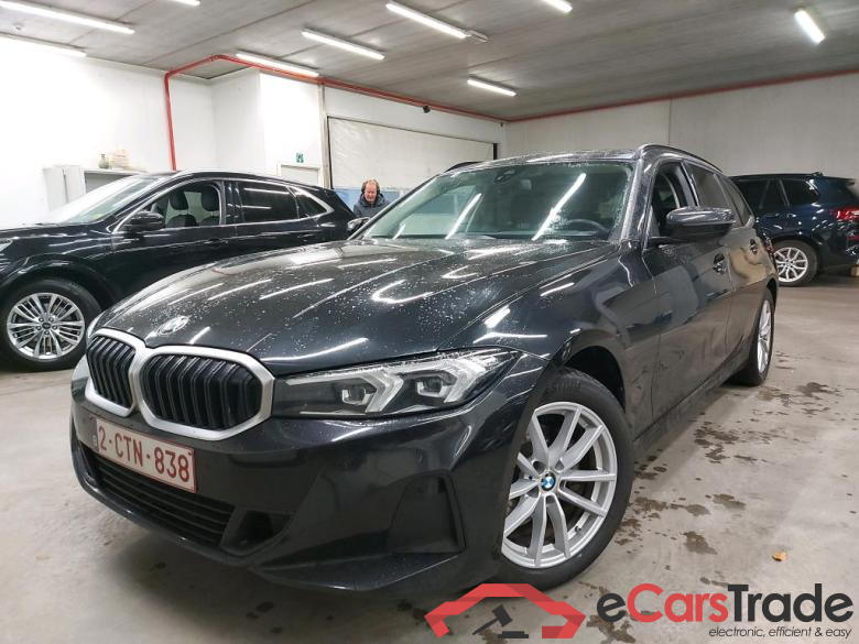 BMW - BMW 3 TOURING 318dA 136PK With Heated Sport Seats & Parking Assistant Pack & Towing Hook