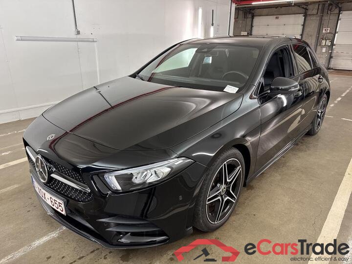 Mercedes-Benz A180d AMG Aut. LED-Xenon Widescreen Navi 1/2 Sport-Leather-Alcantara KeylessGo Klima PDC ...