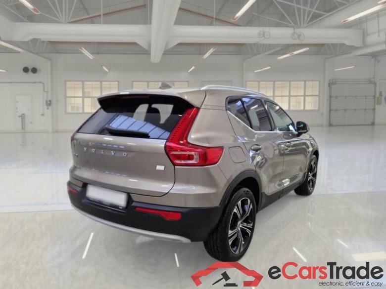 VOLVO XC40 / 2017 / 5P / SUV T4 PLUG-IN HYBRID AUTO RECHARGE INSCR. #2