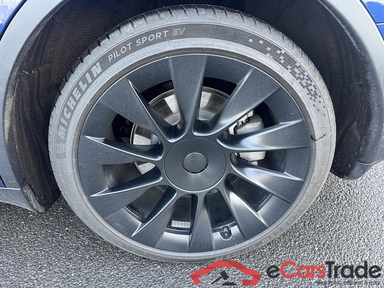 TESLA Model Y Model Y 72.5 kWh Dual Motor Performance (377 kW) #3