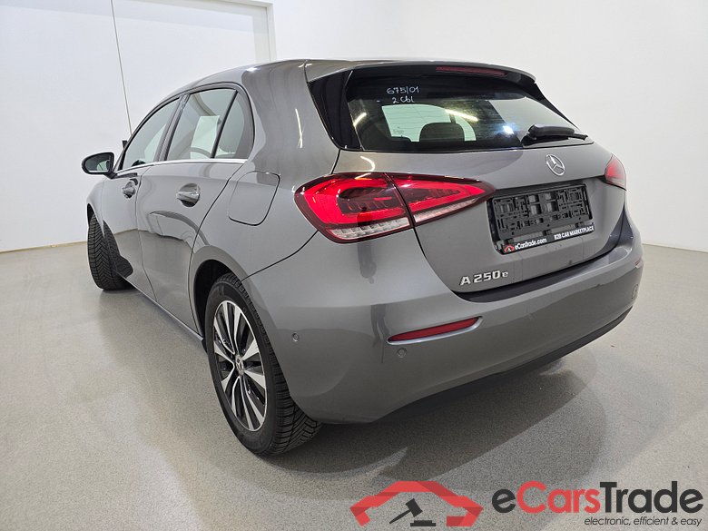 Mercedes A 250e Plug-In Hybrid Aut. LED-Xenon Widescreen Navi Sport-Leather KeylessGo Camera Klima PDC ... #6