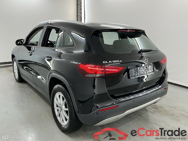 Mercedes GLA 180d Aut. Navi 1/2 Leather KeylessGo Klima PDC ... #4
