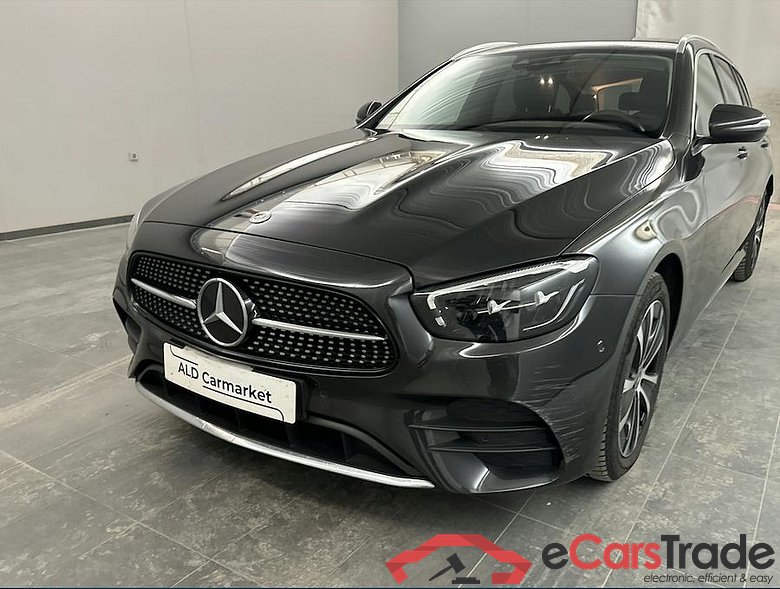 Mercedes E 300de Plug-In Hybrid AMG Aut. LED-Xenon Head-Up Widescreen Navi Ambient 1/2 Sport-Leather KeylessGo Camera Klima PDC ... #1