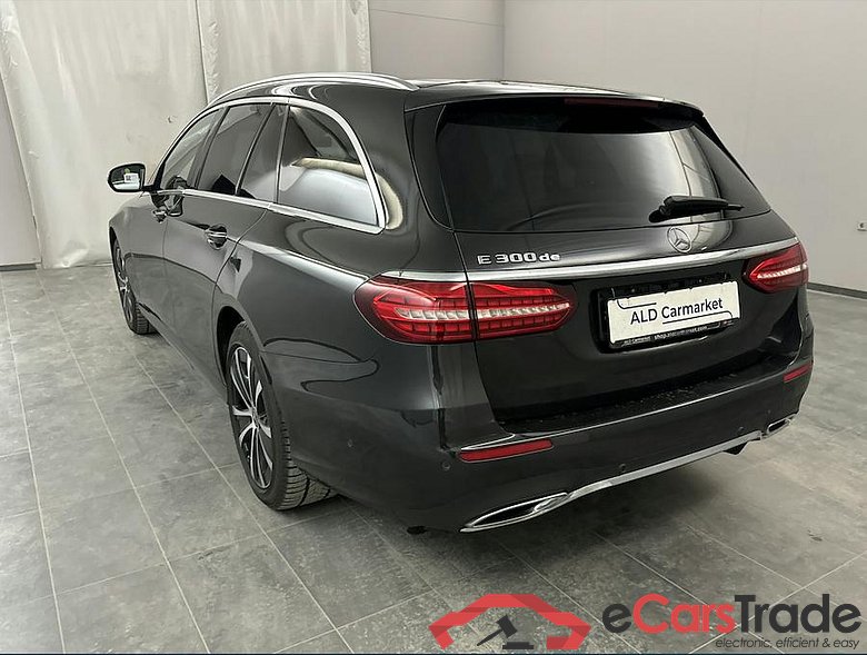 Mercedes E 300de Plug-In Hybrid AMG Aut. LED-Xenon Head-Up Widescreen Navi Ambient 1/2 Sport-Leather KeylessGo Camera Klima PDC ... #4