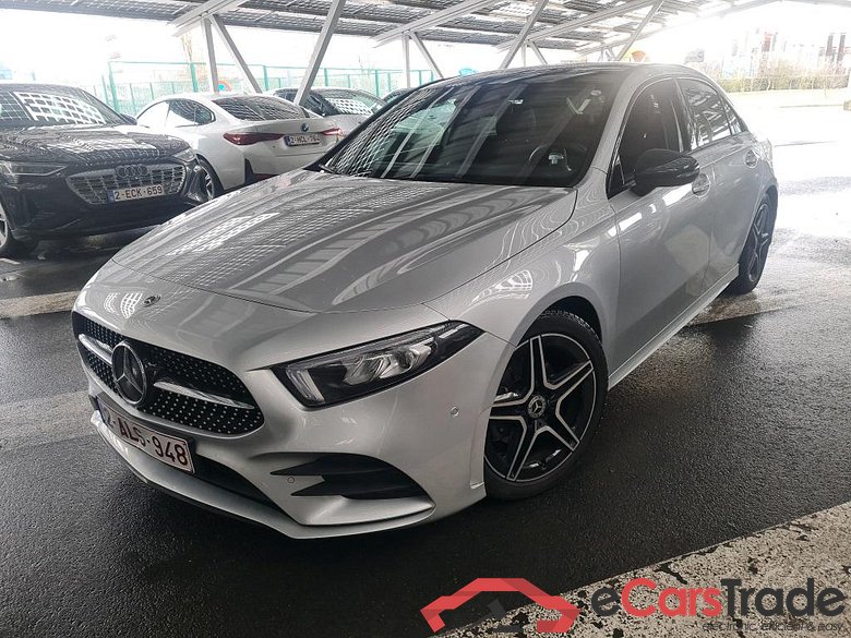 Mercedes A 200 d Limousine AMG Night Aut. Pano LED-Xenon Widescreen Navi Ambient 1/2 Sport-Leather-Alcantara KeylessGo Klima PDC ...