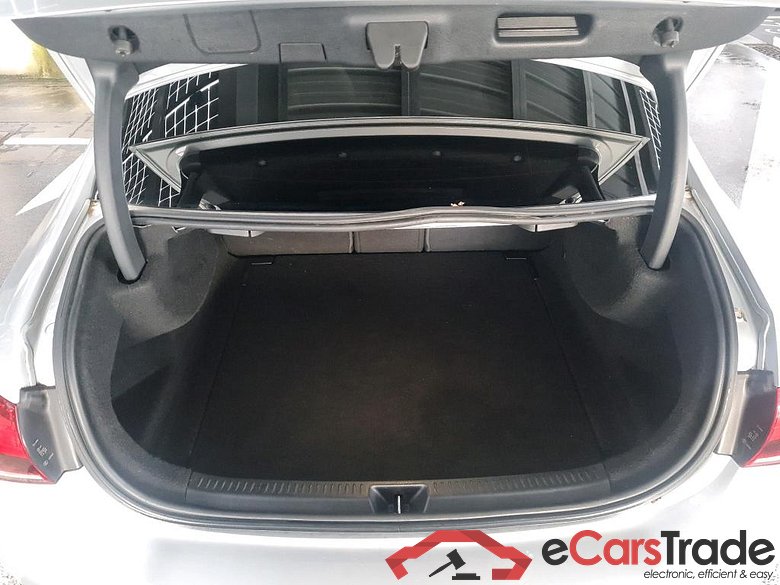 Mercedes A 200 d Limousine AMG Night Aut. Pano LED-Xenon Widescreen Navi Ambient 1/2 Sport-Leather-Alcantara KeylessGo Klima PDC ... #6