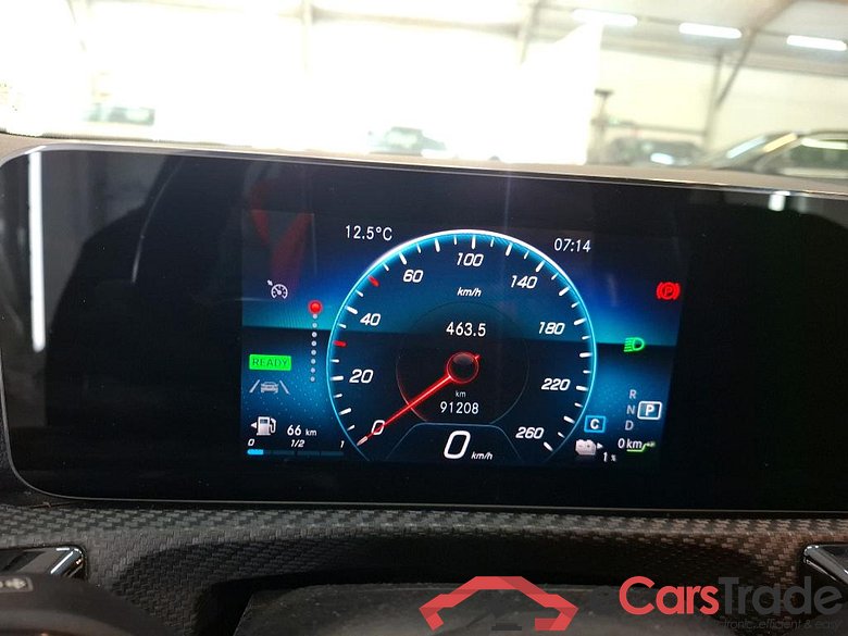 MERCEDES-BENZ Classe A Compact / 2018 / 5P / Berline A 250 e Business Line 8G-DCT #6