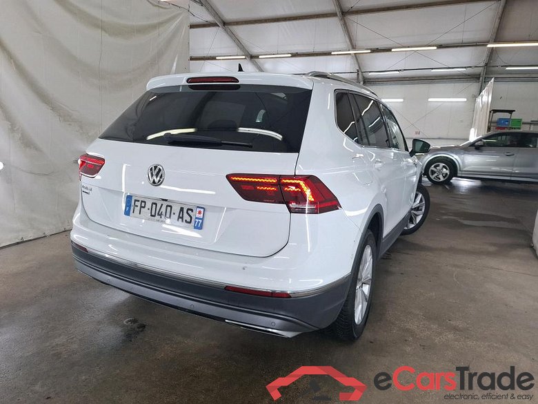 VOLKSWAGEN Tiguan Allspace / 2017 / 5P / SUV 1.5 TSI 150 EVO DSG7 Carat #3