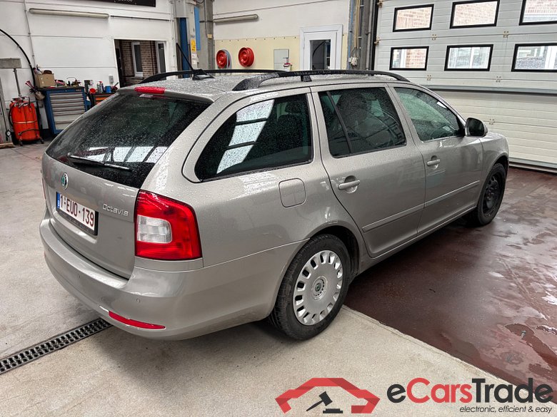 Skoda Octavia 1.6 TDI Navi Klima PDC ... #3