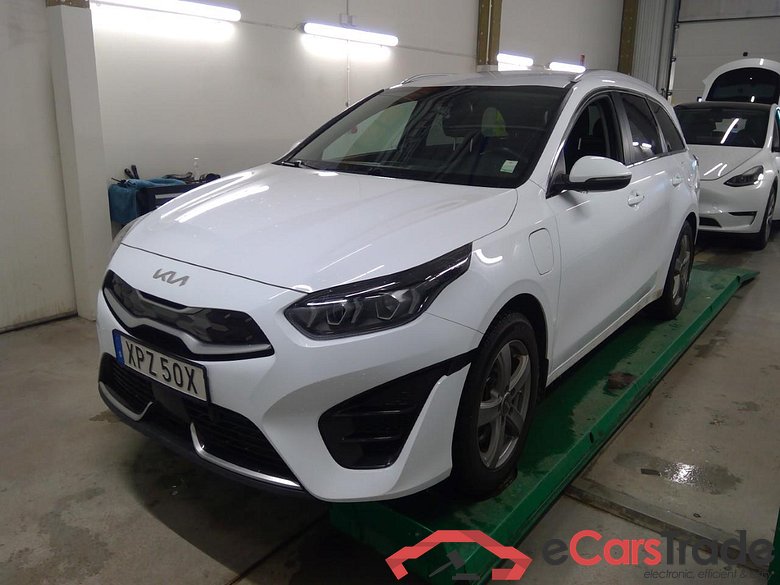 ceed SW 1.6PHEV Advance 5d #1