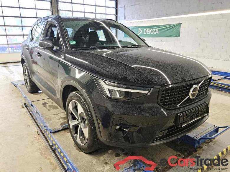 Volvo XC40 (2017->) DE - SUV5 B4 2WD EU6d, Plus Dark (EURO 6d), (Facelift) 2022 - 2024 #2