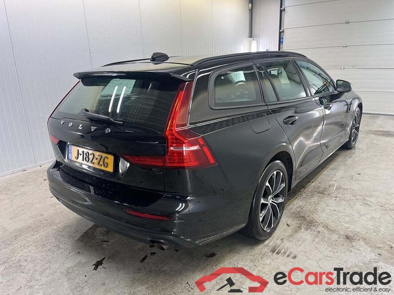 VOLVO V60 2.0 B3 Mom. Adv. #2
