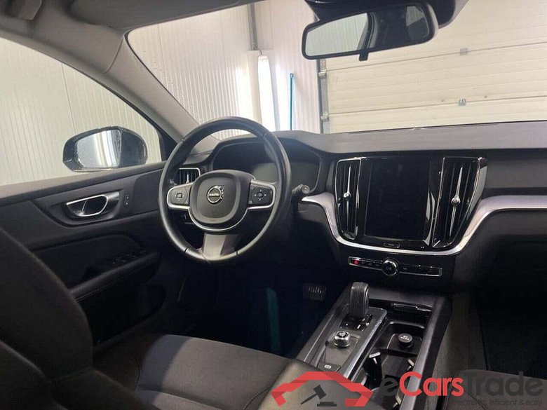 VOLVO V60 2.0 B3 Mom. Adv. #3