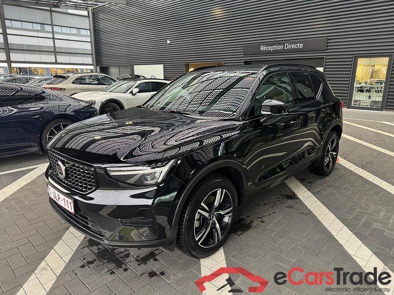 VOLVO XC40 Plus Dark Design DCT #1