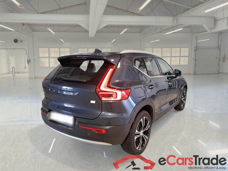 VOLVO XC40 / 2017 / 5P / SUV T5 PLUG-IN HYBRID RECHARGE INSCR. #2