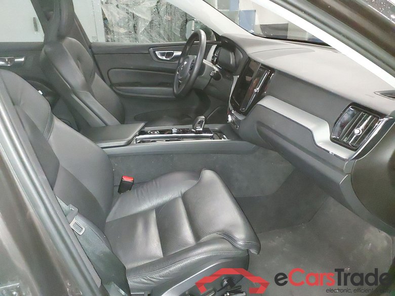 VOLVO XC60 2.0 T6 253+145cv PLUS #5