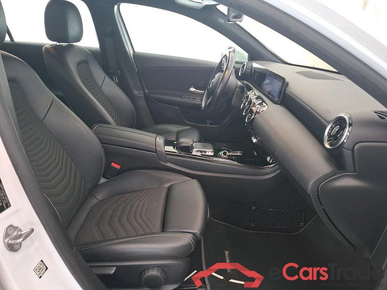 MERCEDES-BENZ Classe A Compact / 2018 / 5P / Berline A 200 d Business Line 8G-DCT #6