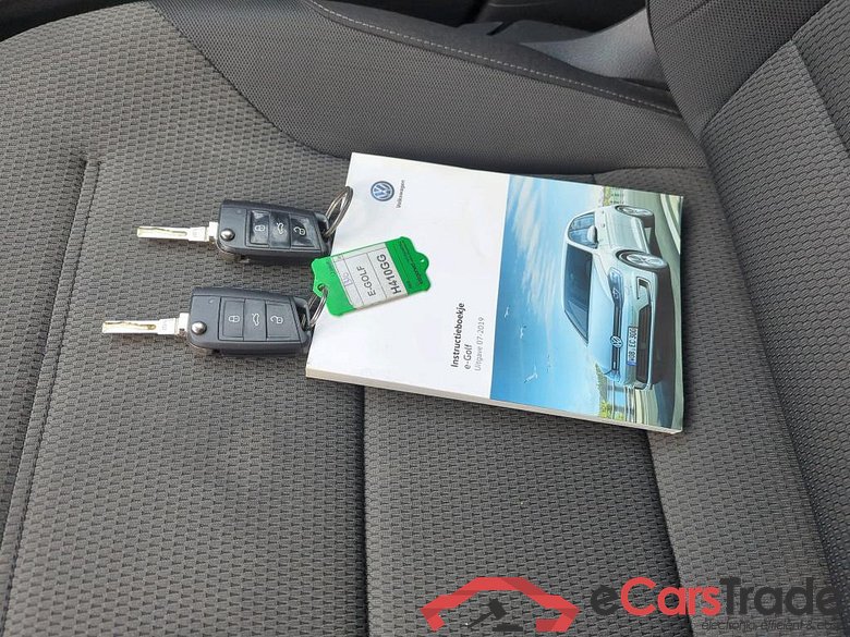 VOLKSWAGEN e-Golf 100 kW #6