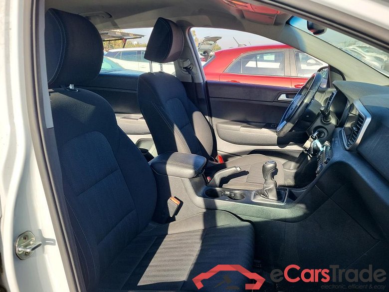 KIA Sportage / 2018 / 5P / todoterreno 1.6 MHEV Business 100kW (136CV) 4x2 #6